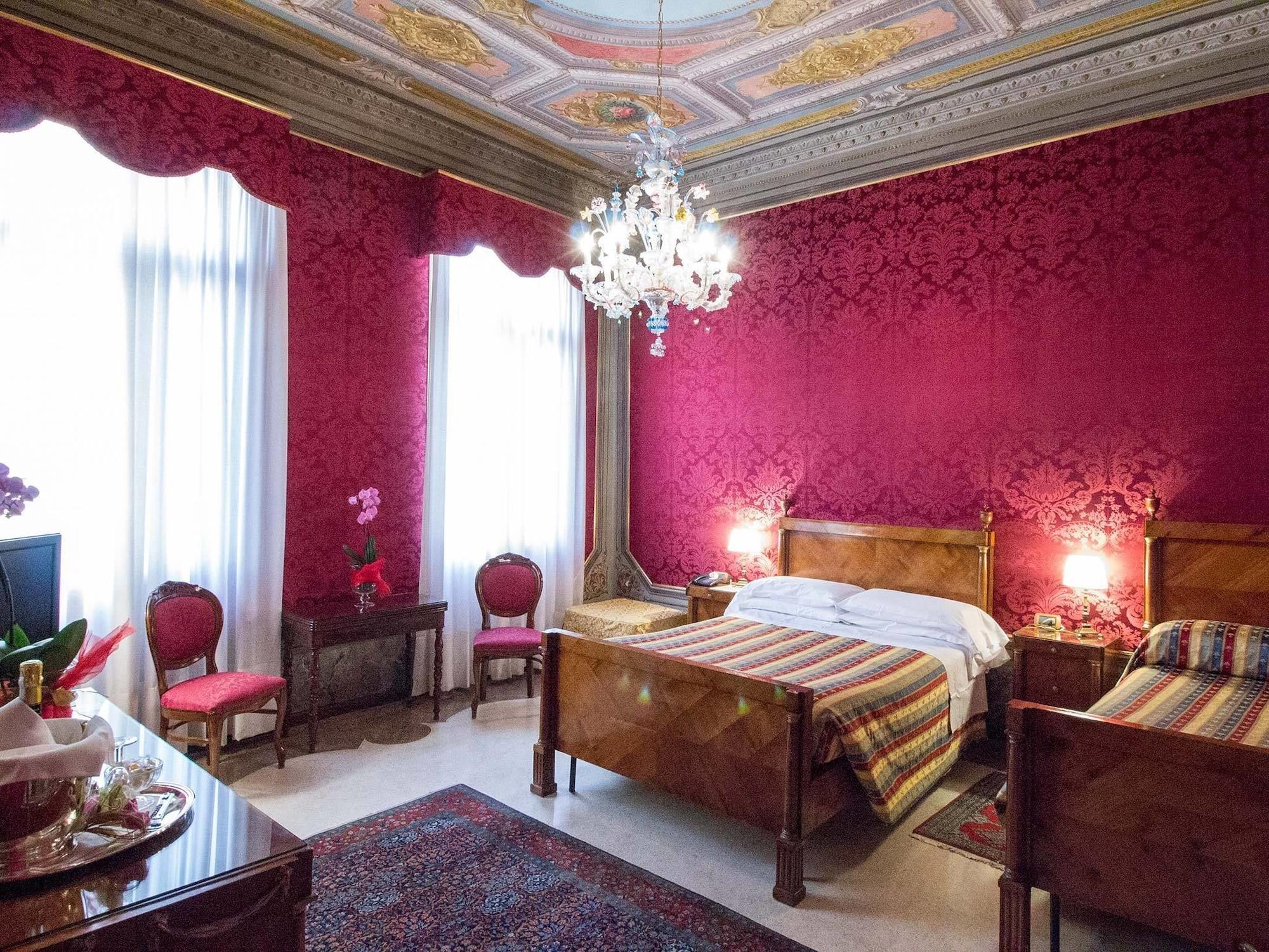 Hotel Palazzo Abadessa Венеция Экстерьер фото